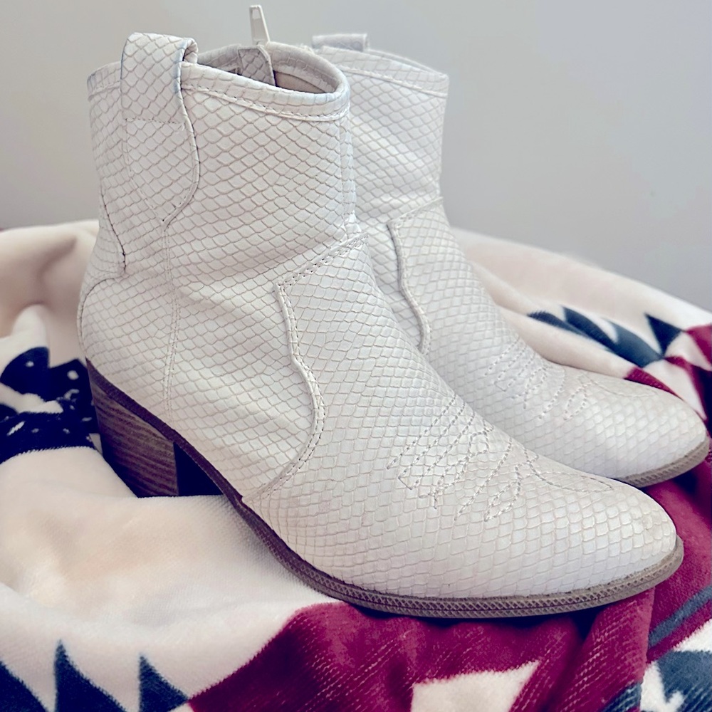 White snake skin (like) booties. Women’s super comfy